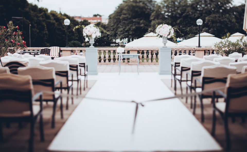 LELA DESIGN - DIZAJN CEREMONIJE VJENČANJA LELA DESIGN - Preuzimamo brigu o svim detaljima – vi se možete bezbrižno prepustiti uživanju u posebnom danu.