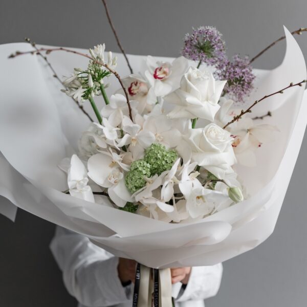 White Flower Bouquet by Lela Design – Delivery in Zagreb