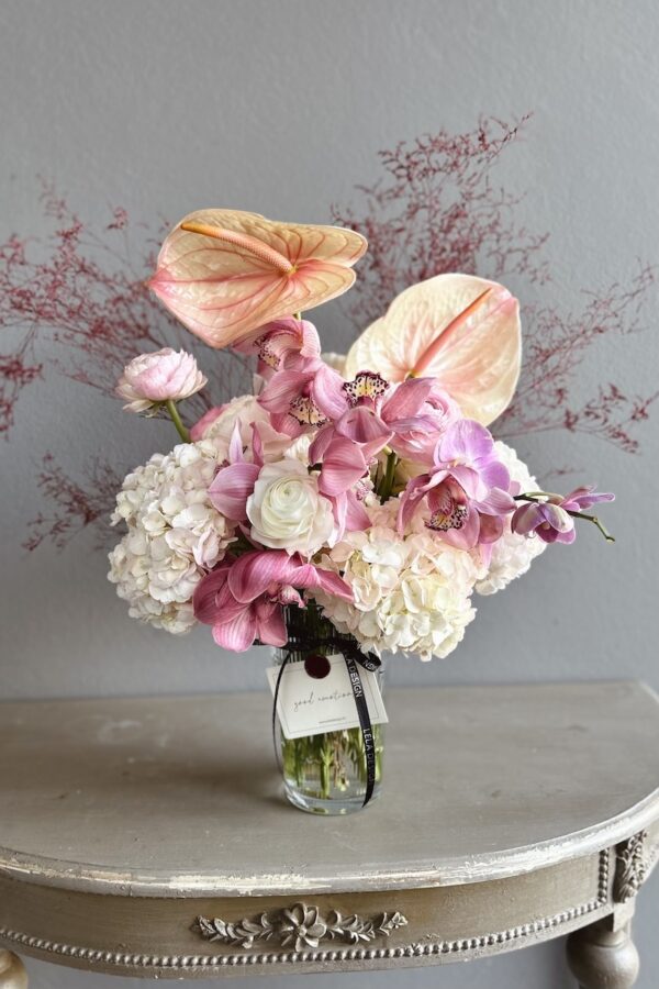 Pastel flowers in a vase by Lela Design 0