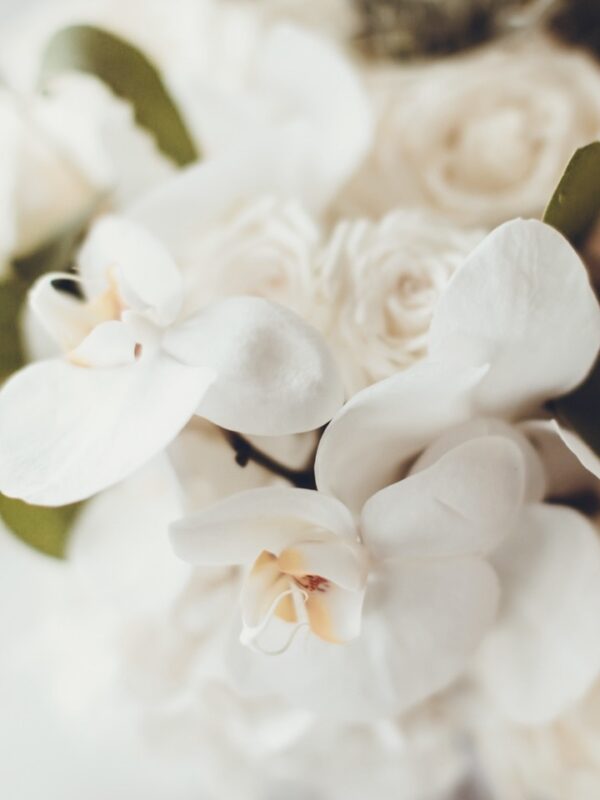 Floral arrangement with a touch of elegance
