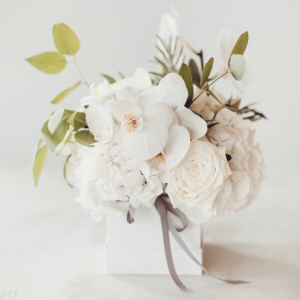 Floral arrangement with a touch of elegance