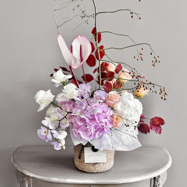 Seasonal flowers in a basket - Flower delivery Zagreb