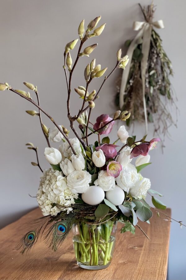 Uskrsnja cvjetna dekoracija by Lela Design