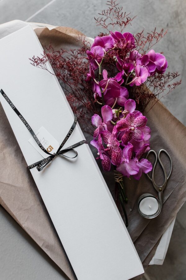 Pink orhideje u kutiji by Lela Design 1