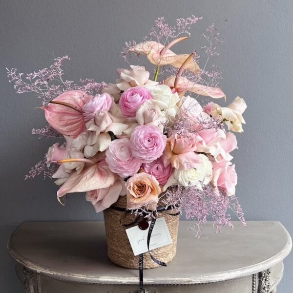 Pastel flowers in a basket - Flower delivery Zagreb by Lela Design 2