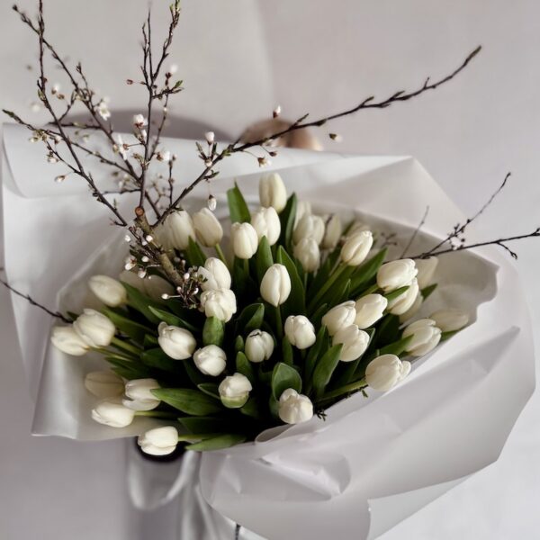 Buket bijelih tulipana by Lela Design - Dostava cvijeća Zagreb 0