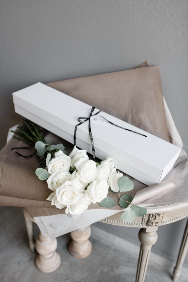 White roses in a box by Lela Design 2