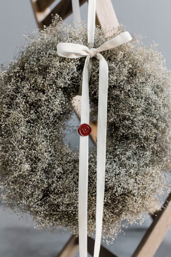 Wreath of gypsophila by Lela Design1