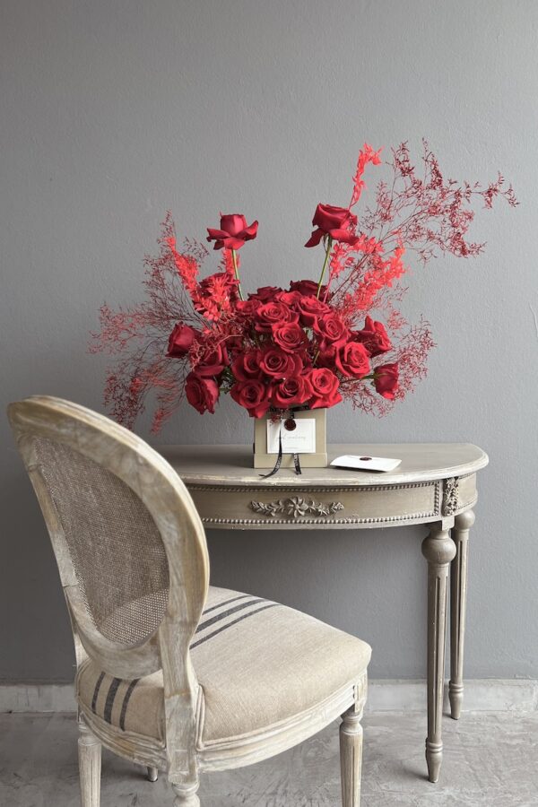 Decoration of red roses by Lela Design 2