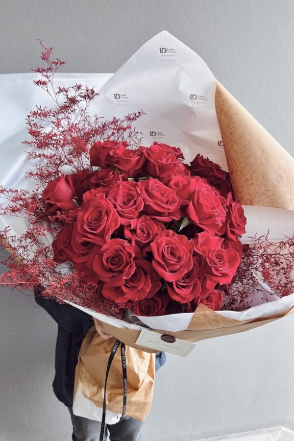 Bouquet of red roses by Lela Design 0