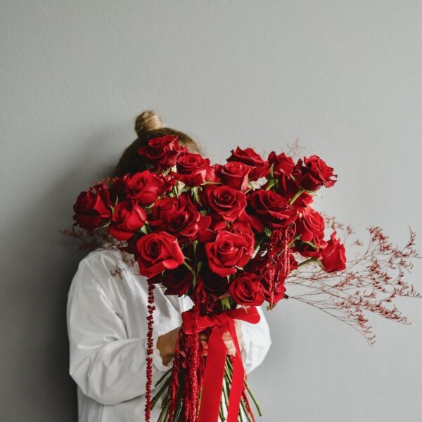 Bouquet of red roses 0