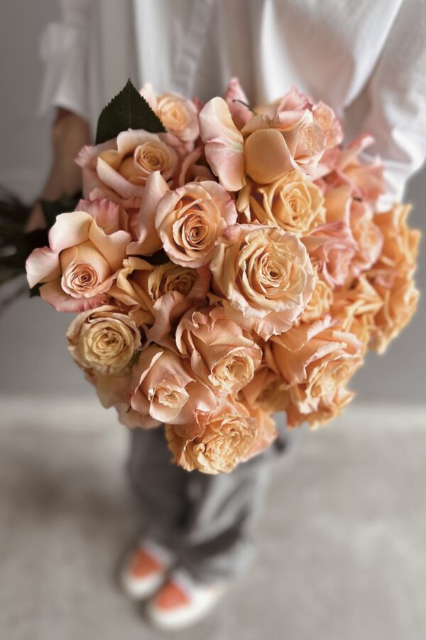 Bouquet of orange roses by Lela Design 1