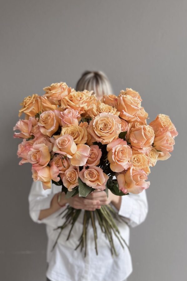 Bouquet of orange roses by Lela Design 2