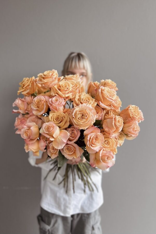 Bouquet of orange roses by Lela Design 3