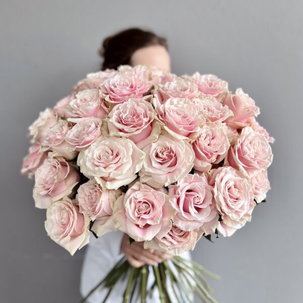 A bouquet of pastel roses - Delivery of flowers to Zagreb